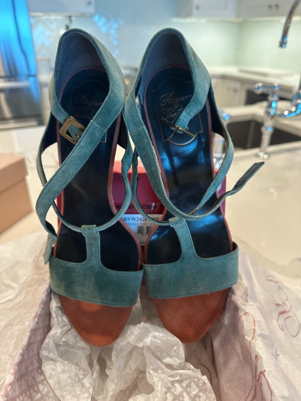 NWT Roger Vivier green suede strappy high heels size 38 (US 8) - NEVER WORN